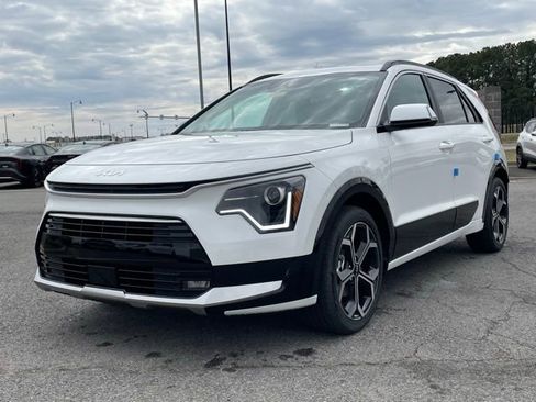New 2025 Kia Niro EX Touring image 3