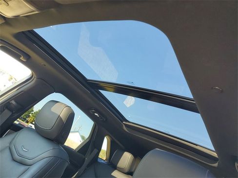 Used 2025 Cadillac XT5 Premium Luxury image 15