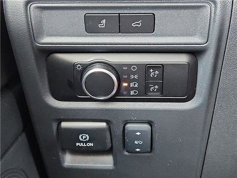 Used 2024 Ford Expedition XLT RWD image 19
