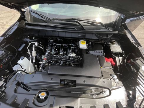 Used 2025 Nissan Pathfinder SV image 35