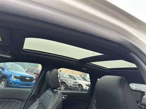 Used 2023 Ford Edge ST-Line AWD/4WD image 11