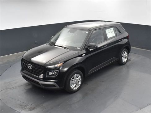 Used 2025 Hyundai Venue SE image 22