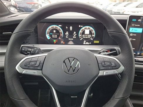 New 2026 Volkswagen Tiguan SE R-Line image 10