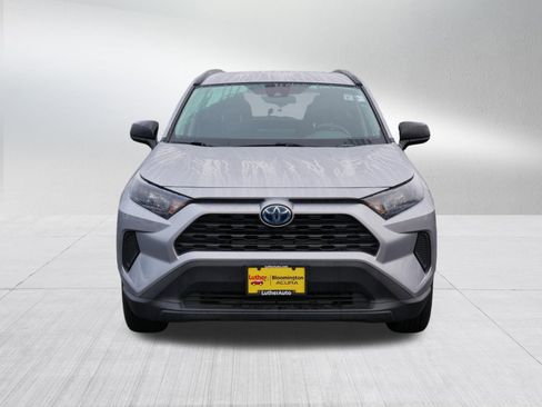 Used 2021 Toyota RAV4 LE image 2
