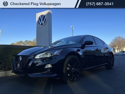 Used 2022 Nissan Altima 2.5 SR w/ Midnight Edition Package