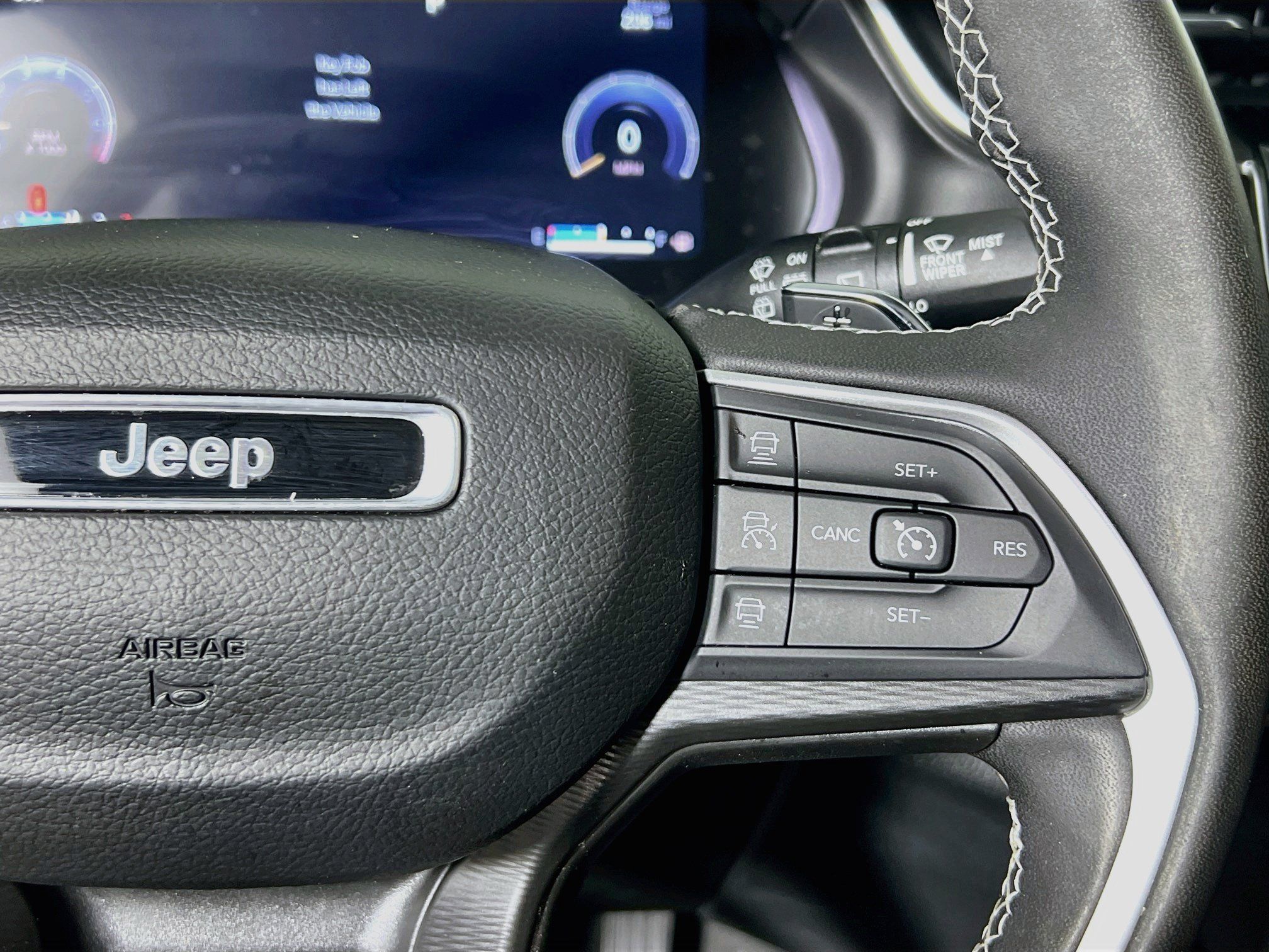 Used 2023 Jeep Grand Cherokee Altitude AWD/4WD image 19