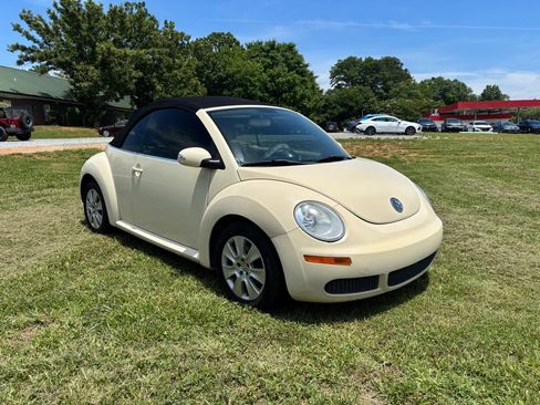 Used 2008 Volkswagen Beetle S FWD image 6