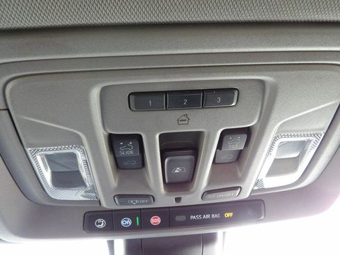 Used 2019 GMC Sierra 1500 SLT w/ SLT Premium Plus Package image 28