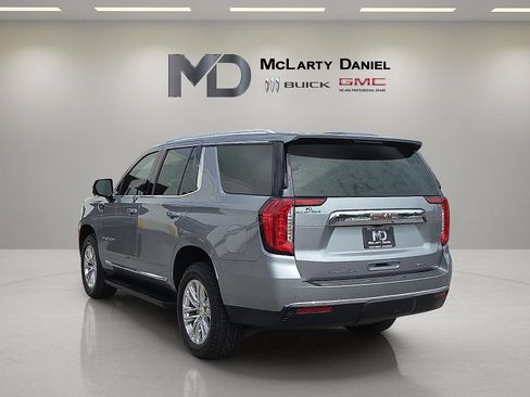 Certified 2024 GMC Yukon SLT w/ SLT Luxury Package AWD/4WD image 13