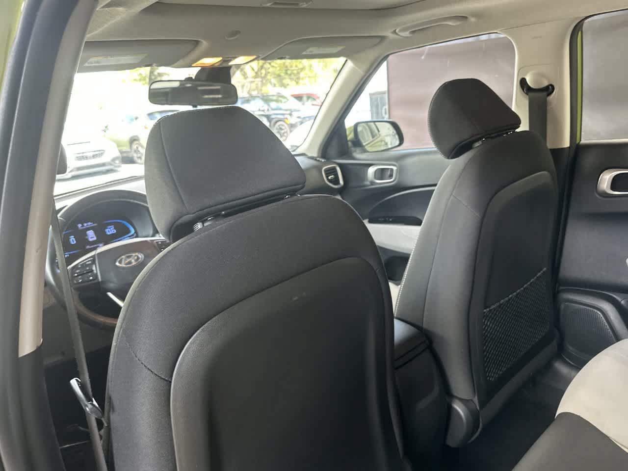 Used 2023 Hyundai Venue SEL FWD image 23