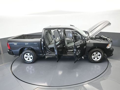 Used 2018 RAM 1500 Express image 64