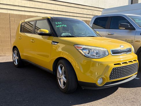 Used 2014 Kia Soul ! w/ Sun & Sound Package image 2