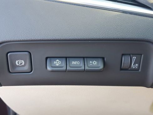 Used 2023 Buick Enclave Avenir w/ Avenir Technology Package FWD image 23