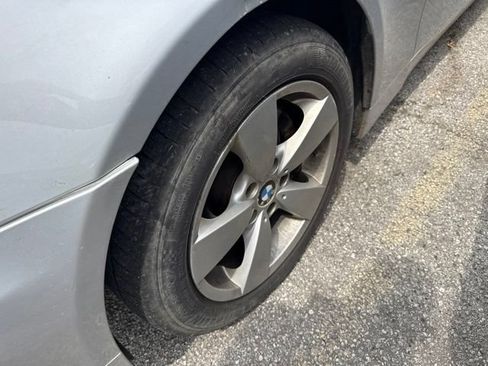 Used 2007 BMW 530xi Sedan AWD/4WD image 9