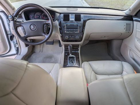 Used 2008 Cadillac DTS Luxury I w/ Sun And Sound Package image 22