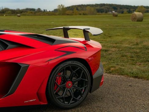 Used 2017 Lamborghini Aventador LP 750-4 Superveloce image 32