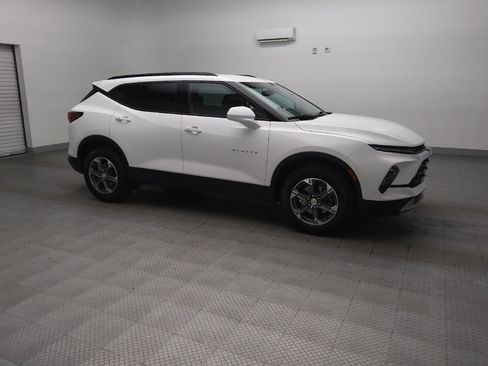 Used 2024 Chevrolet Blazer LT w/ Convenience Package FWD image 11