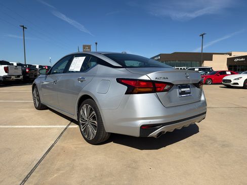Used 2023 Nissan Altima 2.5 SL AWD/4WD image 9