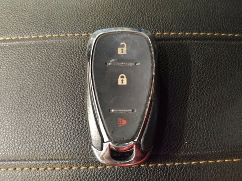 Used 2020 Chevrolet Traverse LS FWD image 32