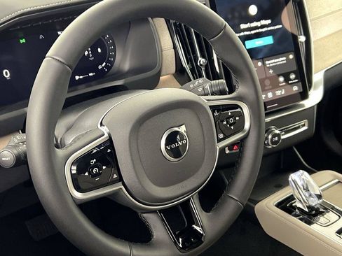 Used 2026 Volvo XC90 B6 Plus w/ Protection Package Premier AWD/4WD image 10
