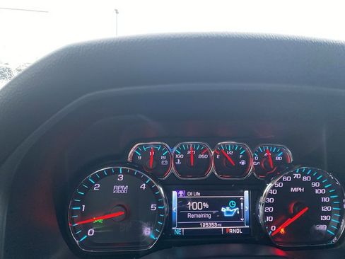 Used 2018 Chevrolet Silverado 1500 LT image 32