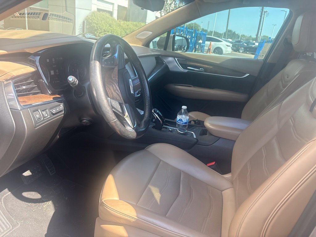 Used 2022 Cadillac XT5 Premium Luxury w/ Platinum Package FWD image 4