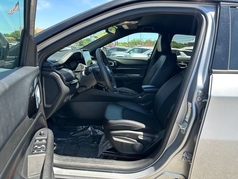 Used 2024 Jeep Compass Trailhawk AWD/4WD image 15