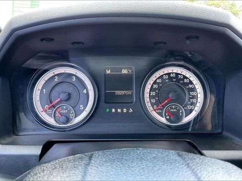 Used 2014 RAM 2500 Tradesman w/ Chrome Appearance Group AWD/4WD image 12