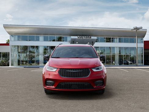 New 2026 Chrysler Pacifica Limited w/ S Appearance Package FWD image 6