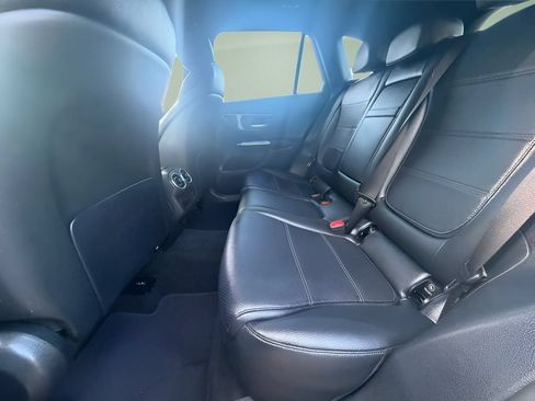 Used 2024 Mercedes-Benz GLC 300 4MATIC image 15