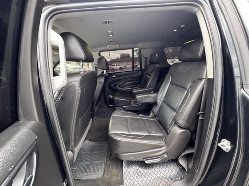 Used 2018 Chevrolet Suburban LT image 34