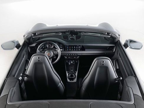 Used 2024 Porsche 911 Carrera image 15