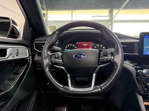 Used 2022 Ford Explorer ST-Line AWD/4WD image 13