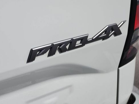 Used 2023 Nissan Frontier PRO-4X w/ Pro-4X Premium Package AWD/4WD image 13