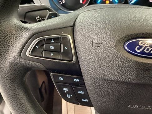 Used 2017 Ford Escape SE image 19