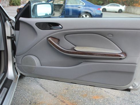 Used 2001 BMW 325Ci Convertible image 16