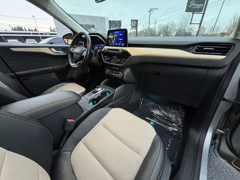 Used 2021 Ford Escape Titanium w/ Titanium Elite Package image 10