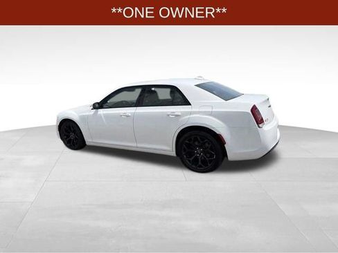 Used 2020 Chrysler 300 S RWD image 4