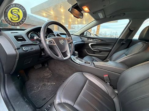 Used 2012 Buick Regal Leather image 11