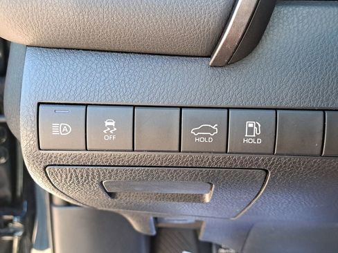 Used 2020 Toyota Camry LE image 25