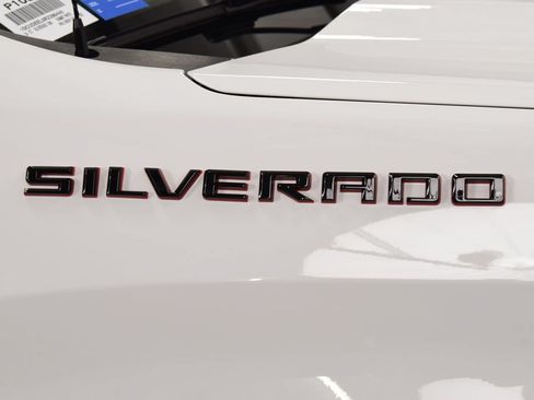Used 2024 Chevrolet Silverado 1500 RST w/ Redline Edition AWD/4WD image 17