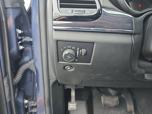 Used 2020 Jeep Grand Cherokee Overland image 36