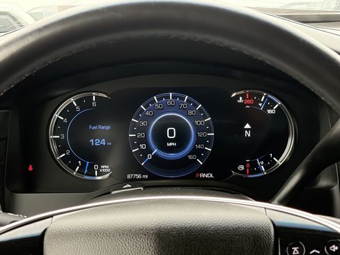 Used 2019 Cadillac Escalade Luxury AWD/4WD image 21