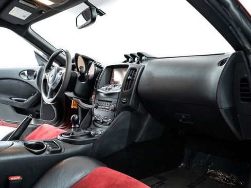 Used 2015 Nissan 370Z NISMO image 26