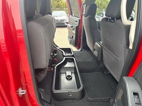 Used 2024 Nissan Frontier SV image 41