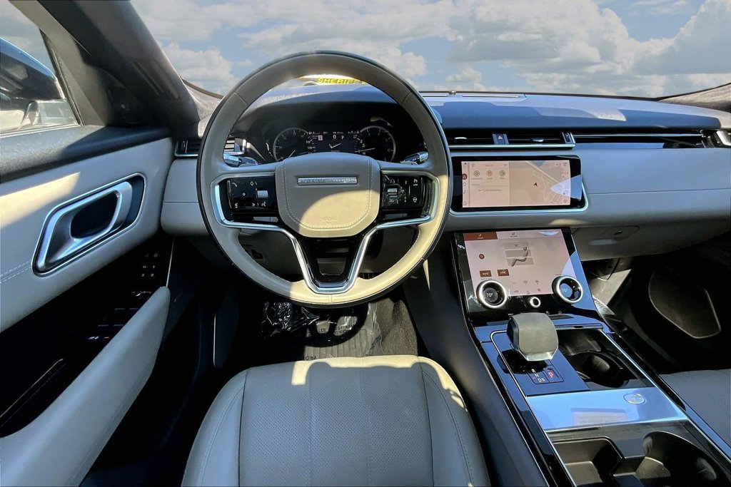 Used 2022 Land Rover Range Rover Velar R-Dynamic S AWD/4WD image 10