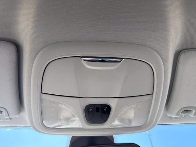 Used 2019 Jeep Cherokee Latitude Plus FWD image 29