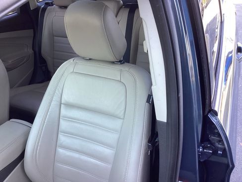 Used 2019 Ford Escape Titanium image 12