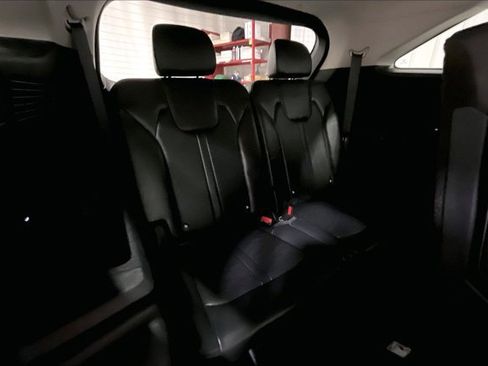 Used 2024 Kia Sorento S w/ Panoramic Sunroof Package AWD/4WD image 28