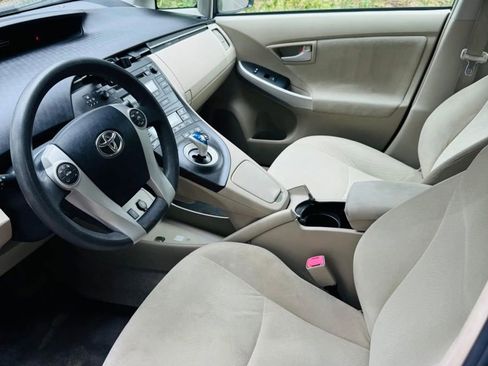 Used 2010 Toyota Prius Two image 9